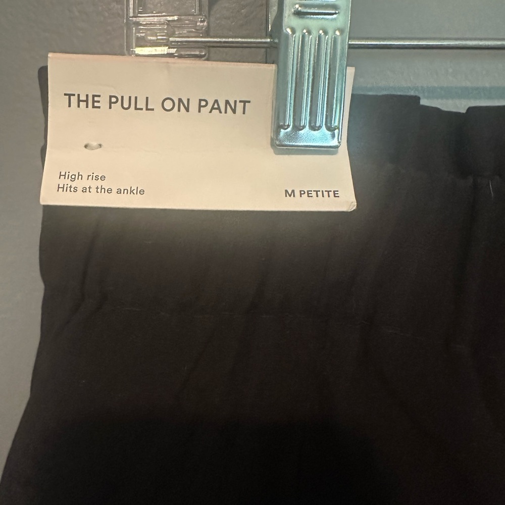 Ann Taylor - Brand New Black, The Pull on Pant- Size M Petite